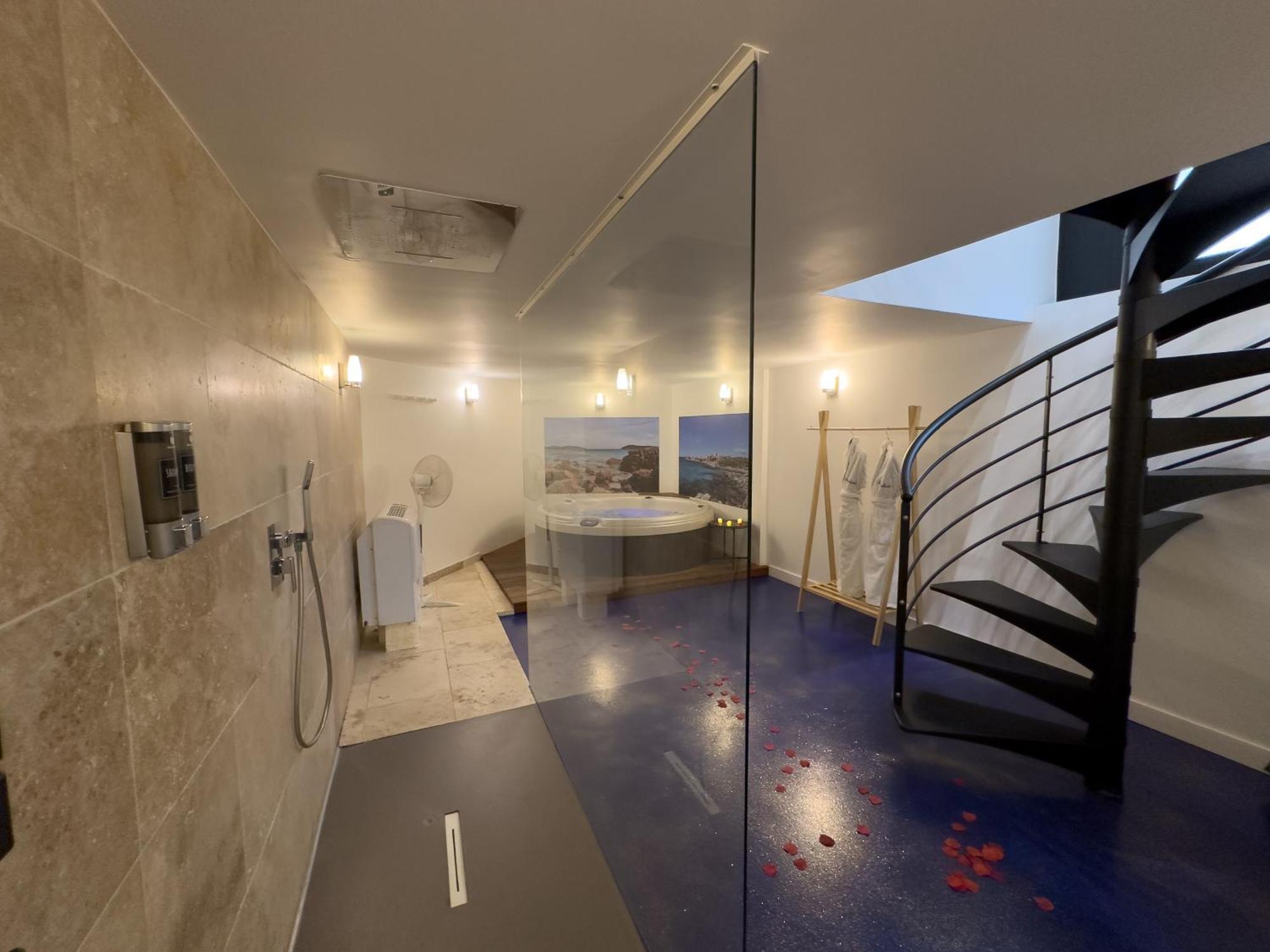 Mieuxqualhotel Jacuzzi Privatif La Parenthese Bordeaux Exterior photo